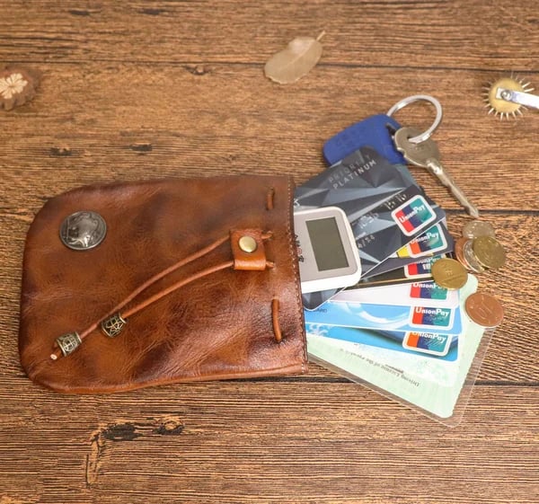 🔥👜 Simple Cowhide Retro Storage Bag | Classic & Durable Style for Every Day! 🐄✨
